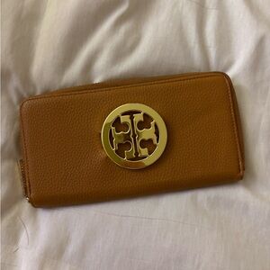 Tory Burch Tan Zip Around Wallet Gold Logo Continental Leather